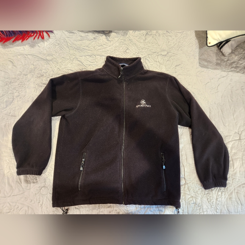 Man's Fleece Zip-up Sweatshirt